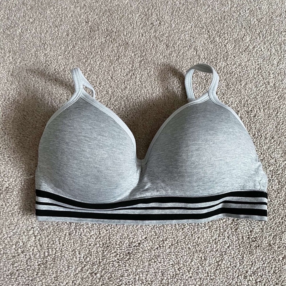 SO Grey sports bra